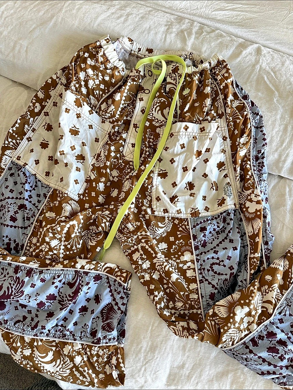 Free People Printed Cargo Shorts Size Medium Like New